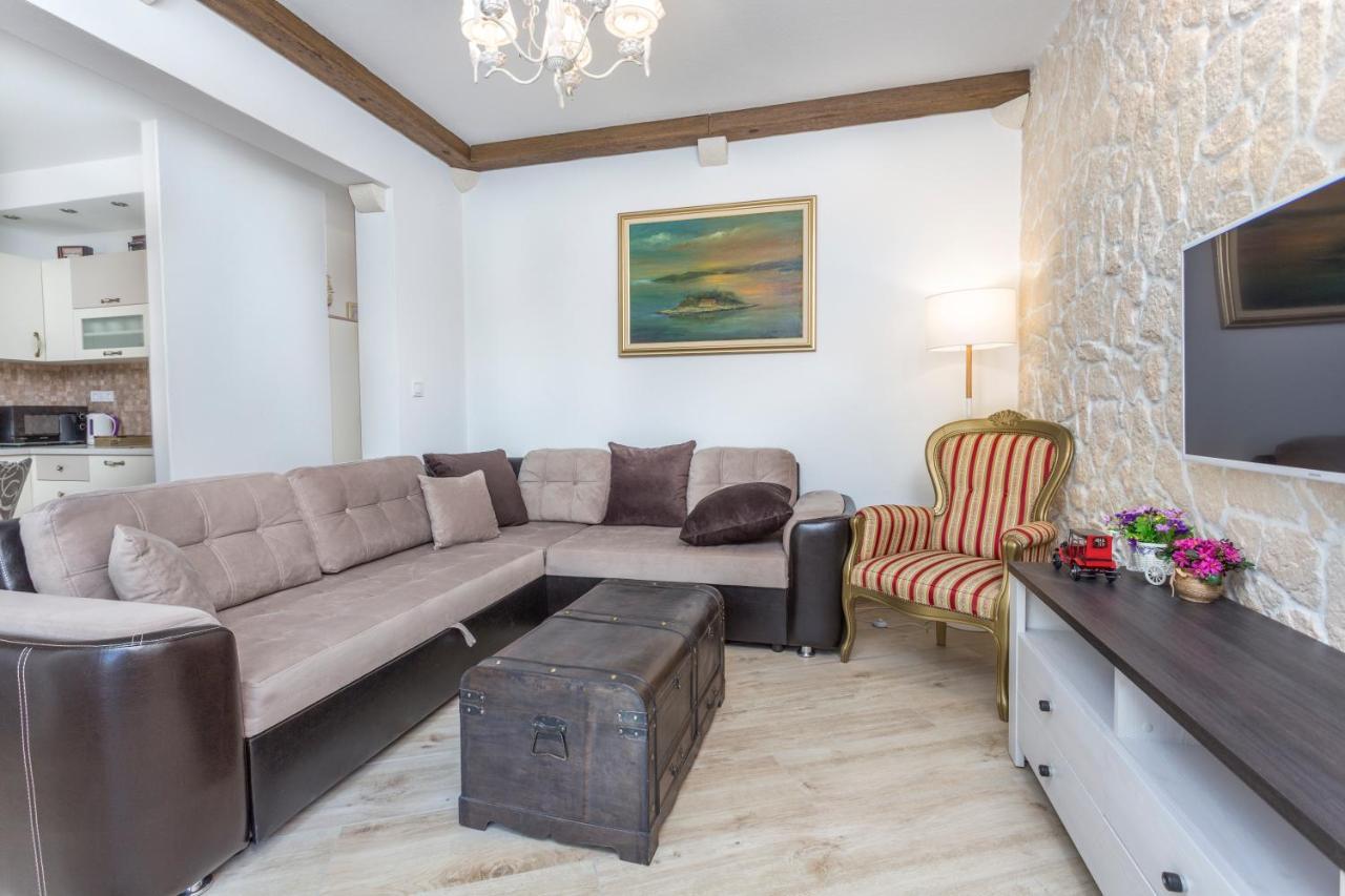 Villa Capitis In The Center- Luxury Apartment With Swimming Pool Hvar Town Exterior foto
